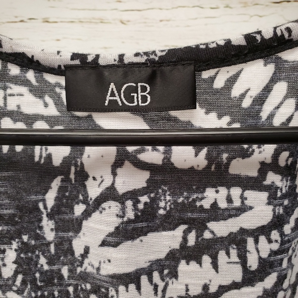 AGB Ruffle Front Top - Picture 4 of 6